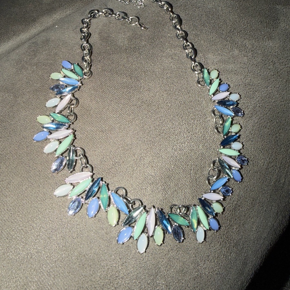 GRANDMAS JEWELRY Pastel Multi-Stone Statement Necklace. MUST BE BUNDLED